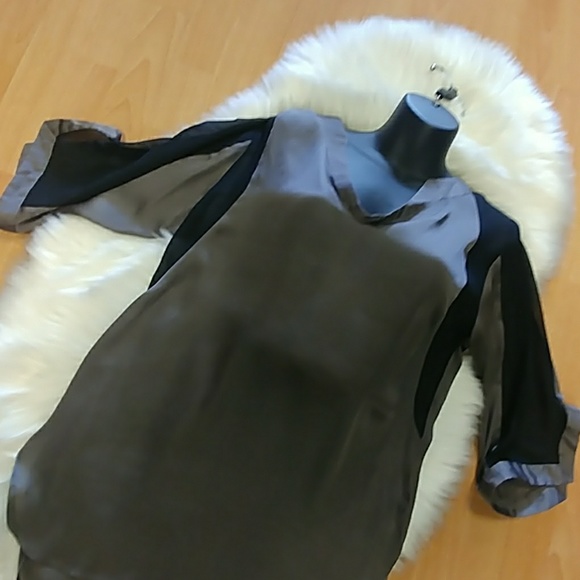 Collective Concepts Blouse with Mesh accents - Picture 7 of 8